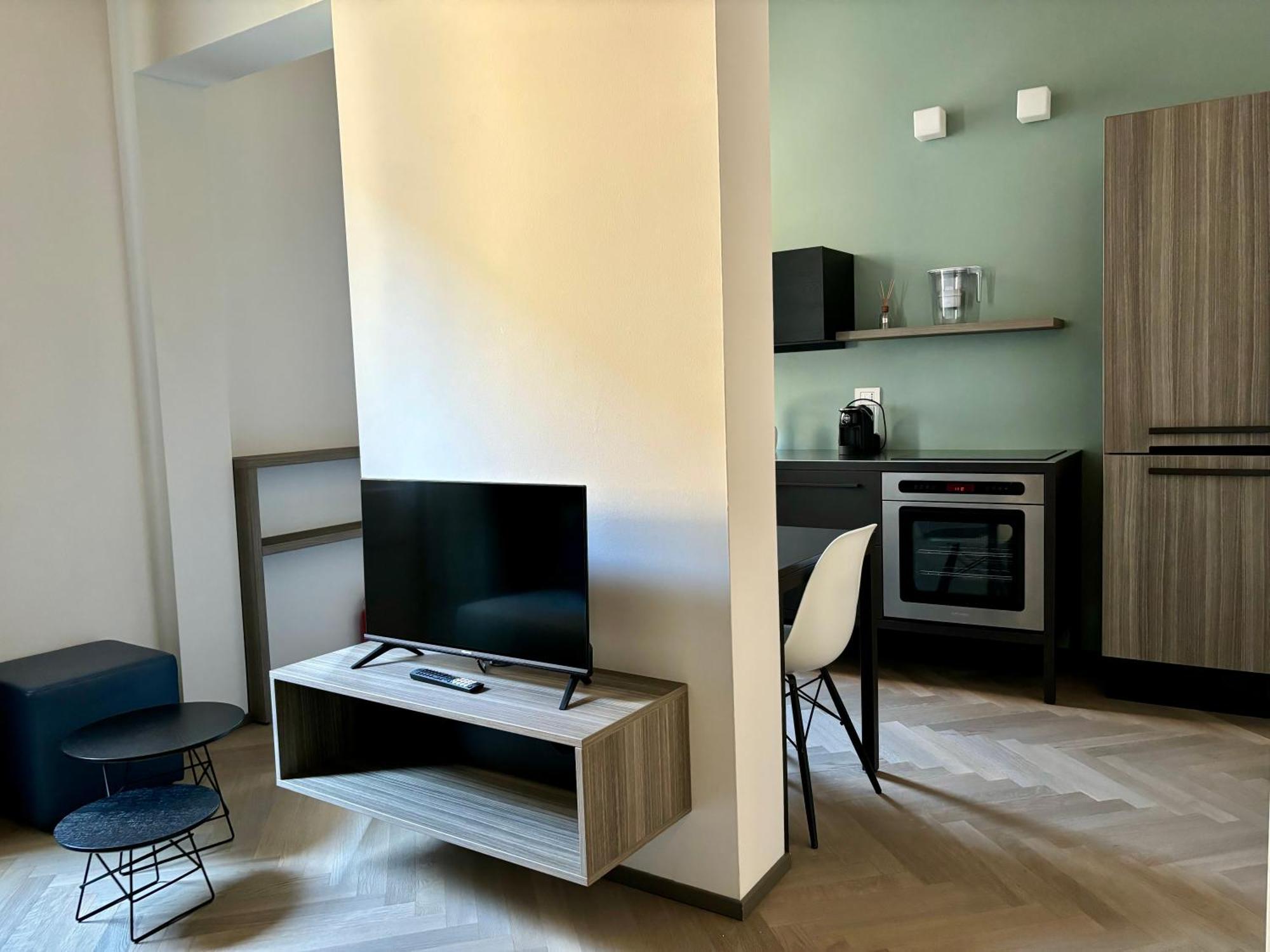 Saragozza Suite 2 Intero Appartamento In Centro Storico Wifi E Parcheggio Gratuito Modena Luaran gambar
